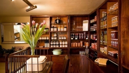 Двери для служебных помещений, Ресторан